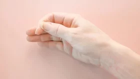নখ ভাঙলে মনোযোগ দিন স্বাস্থ্যে