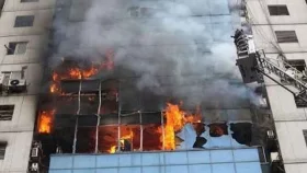 আগুন লাগলে ধোঁয়া থেকে বাঁচুন